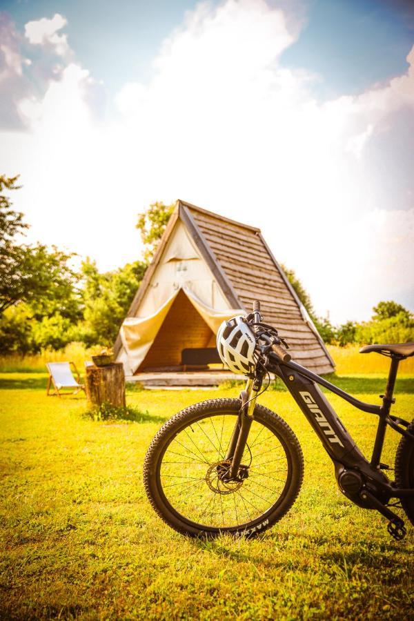 Greenvalleyglamping Sesce Pri Preboldu エクステリア 写真